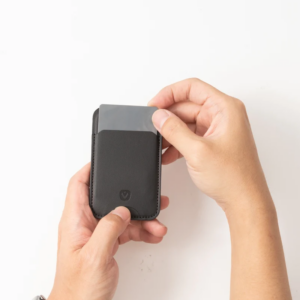 VALENTA-CARD-WALLET-STAND-MAGSAFE-BLACK2.png